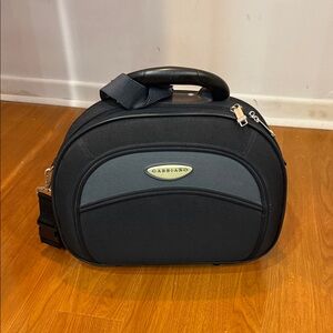 Black and Gray Men's Travel Bag